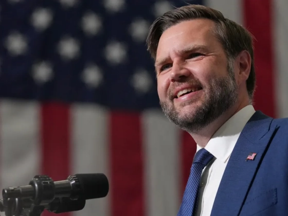 J. D. Vance megmutatta a világnak a negyedik gyermekét