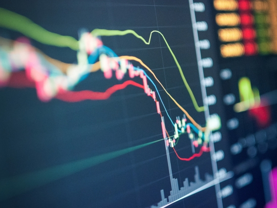 Esett a Nasdaq, megint nyomás alatt a chipgyártók