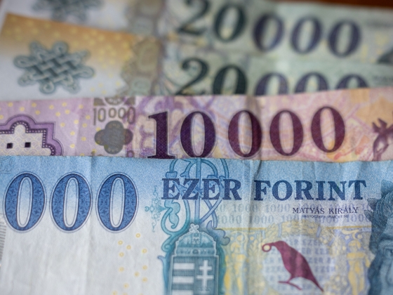 Korrigál az olaj ára, megtáltosodott a forint
