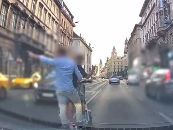 Mutatjuk, miért utálják sokan a rollereseket!