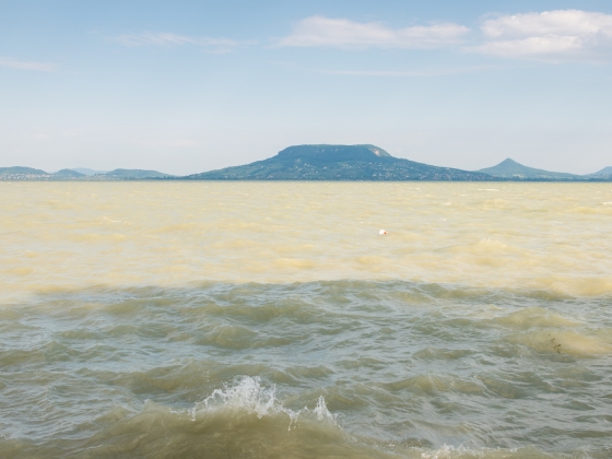 Mellbevágó, hogy mit művel a Balaton vize – Még sosem volt példa ilyesmire