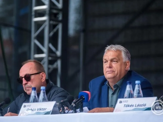 Orbán changes tone at Tusványos: Fidesz recast its role as “resistance politics” shifts into gear