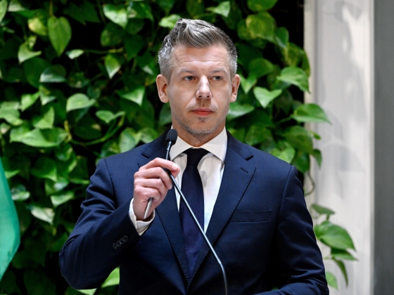 Tisza-kormány: újabb milliárdos szerződést bontottak fel a Lounge cégcsoporttal, megvan az új alkotmánybíró jelölt