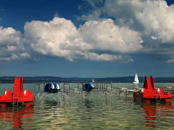 Egy hét alatt közel 6 fokkal hidegebb lett a Balaton vize