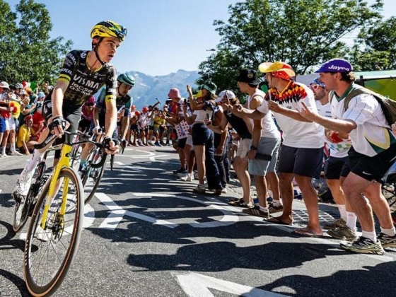 Pogacar azonos Tour-rekordot ért el, mivel Carapaz szakaszt nyer