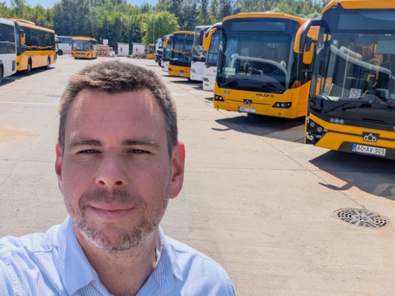 Vitézy Dávid szerint csaknem 300 busz áll alkatrészhiány miatt a Volánnál