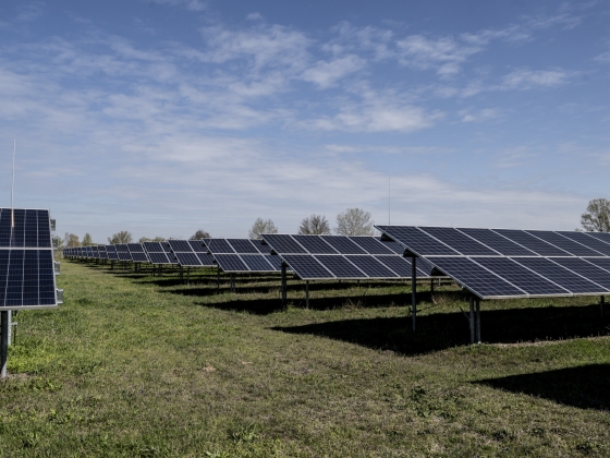 Belép a magyar piacra a görög energiaóriás, egyből egy hatalmas bevásárlással indítanak
