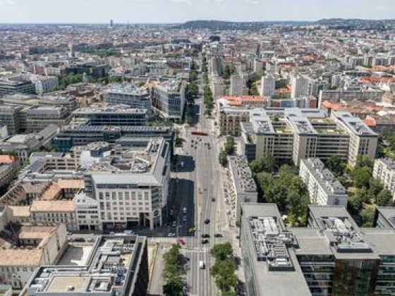 Itt az év legnagyobb irodapiaci üzlete: óriási új székházat kap a KPMG a Váci úton