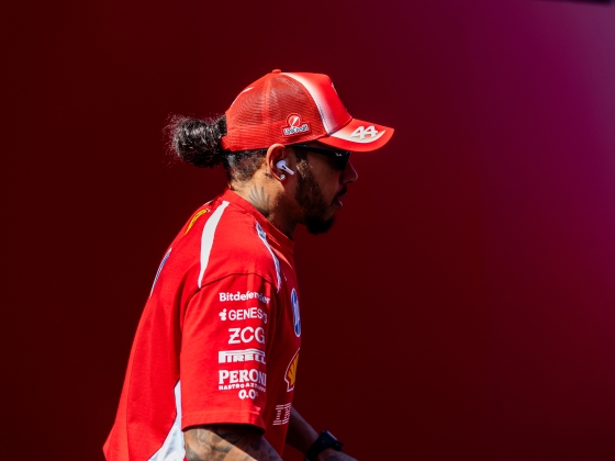 Nem kegyelmeztek a versenybírók: Lewis Hamiltont és Kimi Antonellit is hátrasorolták a Magyar Nagydíjon