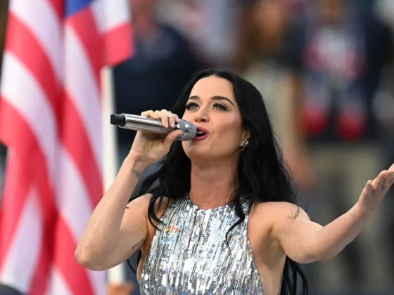 Katy Perry fölhorkant, hogy a Fehér Ház a dalával festi alá bombázós videóját