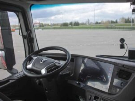 A KAMAZ önvezető teherautói kereskedelmi áruszállításba kezdtek Oroszországban