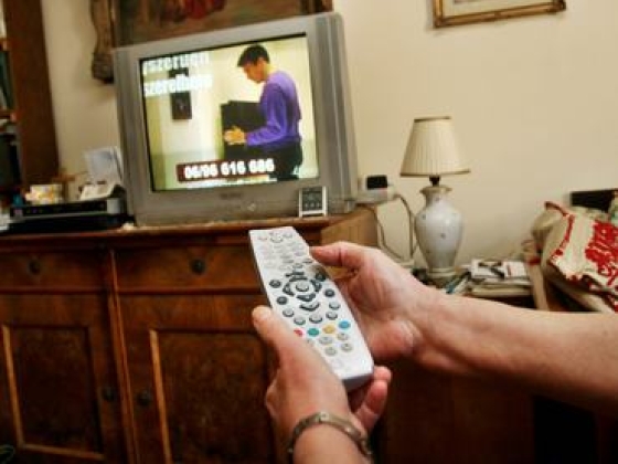 Kirobbant a médiabotrány: a lakossággal fizettették meg a politikusok köztévés műsoridejét
