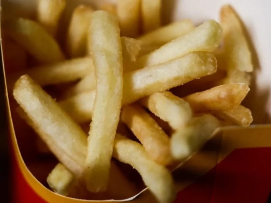 Perli a McDonald’s-ot egy nő, mert túl forró volt a sült krumpli