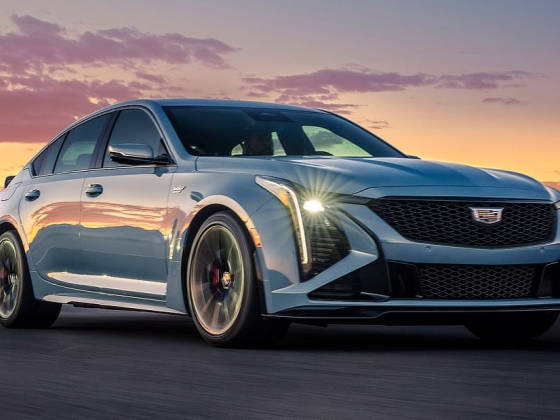 Közelgő Cadillac CT5-V: Az alkalmazott szívó V8-ast és kézi sebességváltót javasol