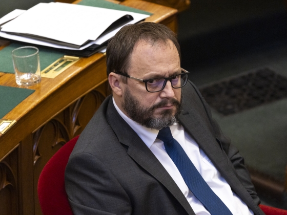 Költségvetési kiigazítást és progresszív adórendszert javasol az OECD Magyarországnak