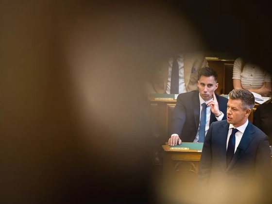Véget értek a mézeshetek Magyar Péter kormányának