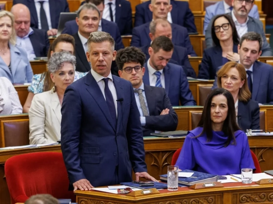 Rendkívüli parlamenti ülés: új Alkotmánybírósági tag, kriptokereskedelmi változások, uniós források