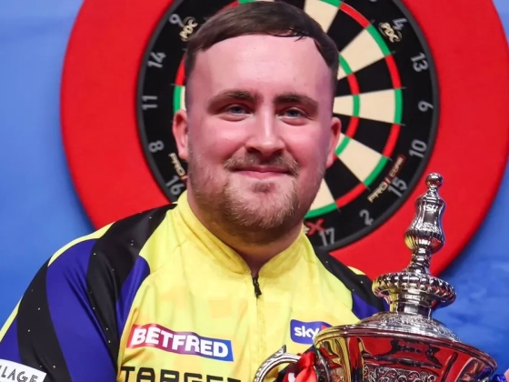 Luke Littler történelmet írt Blackpoolban, Taylor elképesztő rekordját is megdöntötte