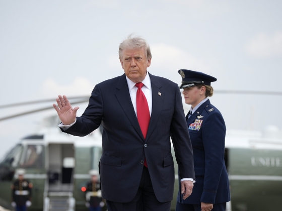 Teljes a káosz: mindenre fel kell készülni, Trump szerint rengeteg fegyverük van