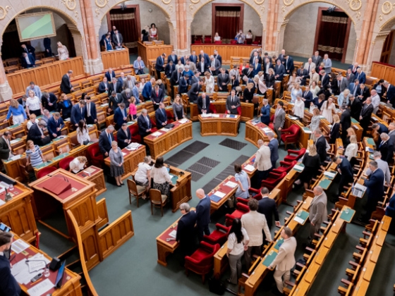 Rendkívüli bejelentést tett az egészségügyi miniszter, teljes fordulat jön az ágazatban - Az Országgyűlés ülése
