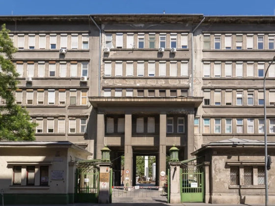 Százmilliárdos hitelkártyát örökölt meg a kórházakban a kormány, és félig már üres