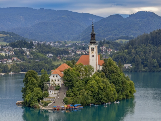 Kártérítést kapott a magyar turista, akit fejen talált egy lezuhanó kő egy szlovén szurdokban