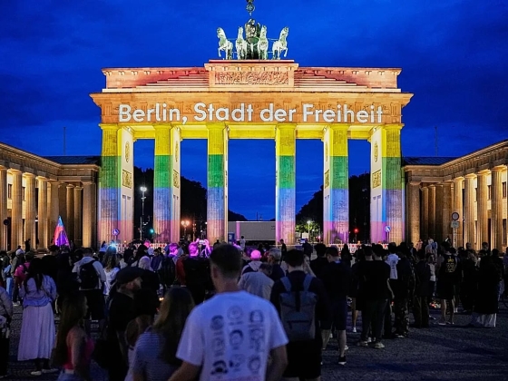 Hogyan terjedtek hamis információk a Berlin Pride-támadásról gyanús hajtóvadászat közepette