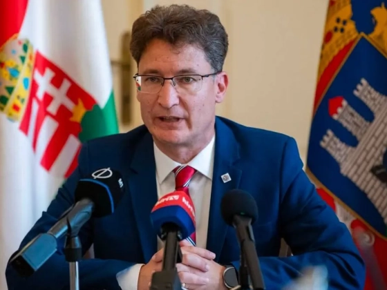 Döglött lóval üzent Magyar Péter, kemény választ kapott Cser-Palkovicstól