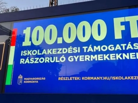Átalakultak a kék plakátok, most Magyar Péter támogatását reklámozzák