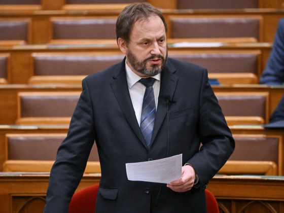 Kármán András bejelentette: két tagot is visszahív az MNB felügyelőbizottságából