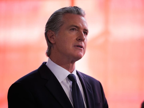 Gavin Newsom lekicsinyelte a viszonyt a fősegéd feleségével, és mindent elárul