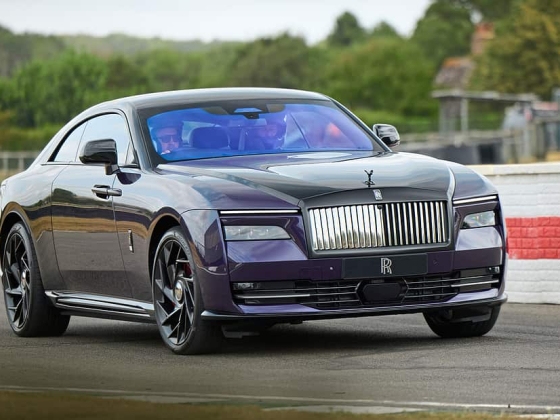 Rolls-Royce Spectre Series II Első vezetési teszt: Ilyen érzés a 2,9 tonnás a versenypályán