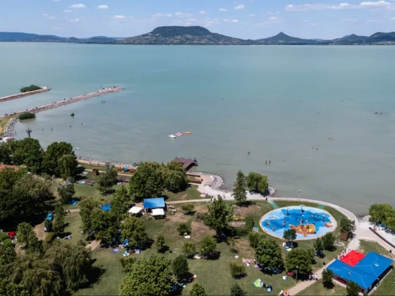 Hamarosan végük van az illegális Balaton-parti stégeknek