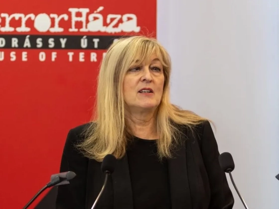 Rendőrök vonultak ki a Terror Házához – Schmidt Mária megfélemlítésről beszél