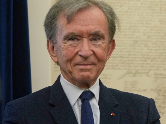„Politizálja álláspontját”: X, fordulópont Bernard Arnault kommunikációjában