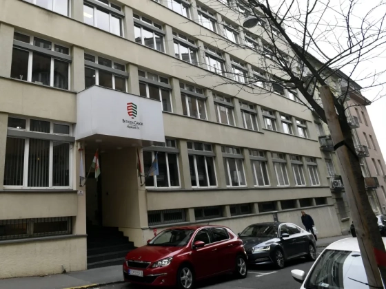 Negyedmilliárdot szórt ki a tengerentúlra az Orbán-kormány 10 hónap alatt, uruguayi sírboltfelújításra is jutott belőle