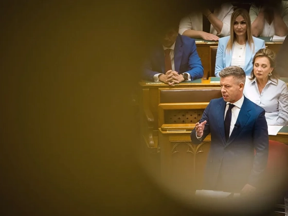 Döntött Magyar Péter mentelmi jogáról a parlamenti bizottság