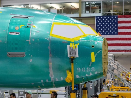 Nagy a baj a Boeing egyik gépével: akár ki is szakadhatnak az ülések egy kényszerleszállásnál