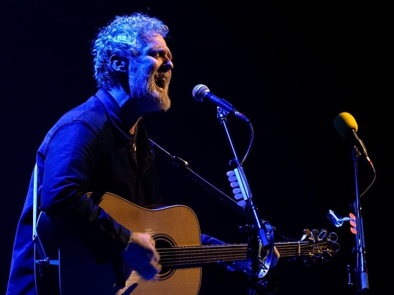 Glen Hansard Oscar-díjas ír zenész és színész 56 éves korában meghalt motorbalesetben