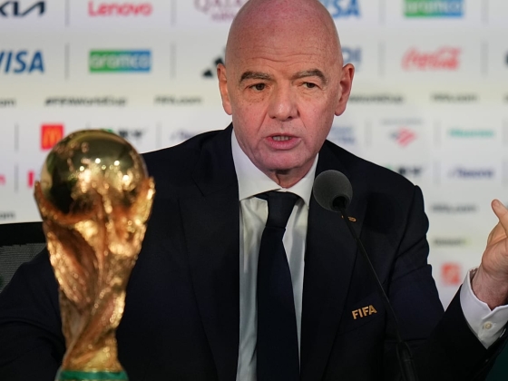 „El a kezek a játékunktól”: az EU szidalmazza a FIFA-t, amiért eladta részesedését a világbajnokságban