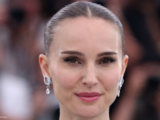 Natali Portman megmutatta jócskán gömbölyödő pocakját