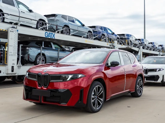 Már a harmadik műszakra készülnek a debreceni BMW gyárban