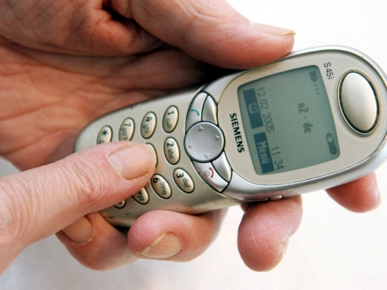 Álrendőr és álbankos csalt ki 146 milliót telefonon egy idős nőtől
