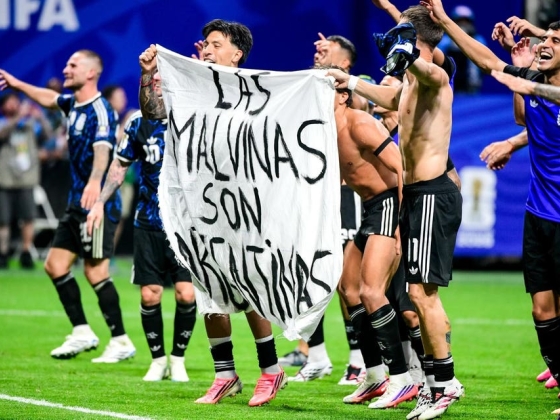 A FIFA Argentína ellen nyomoz a vitatott Falkland-szigeteki zászló miatt