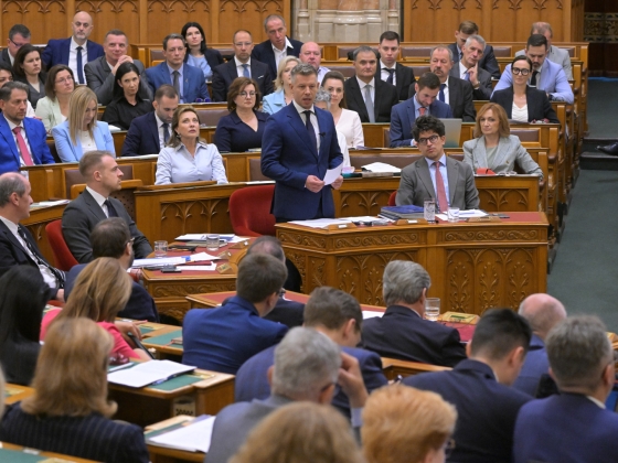 Tisza-kormány: folyik a kormányülés, meg is született az első fontos döntés