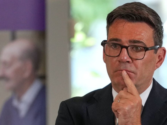 Andy Burnham levette a napirendről az eutanázia kérdését