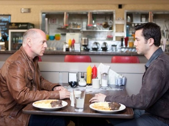 Öt elfelejtett sci-fi, amit mindenképpen látni kell – Looper – A jövő gyilkosa + videó