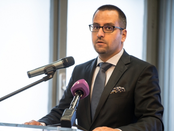 Félmilliárdos podcastok, százmilliós filmek: így szórta a pénzt a Szuverenitásvédelmi Hivatal Balásy Gyula cégeinél