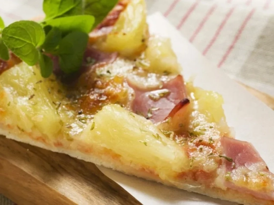 Kinek támadt először az a forradalmi ötlete, hogy ananászt tegyen a pizzára?