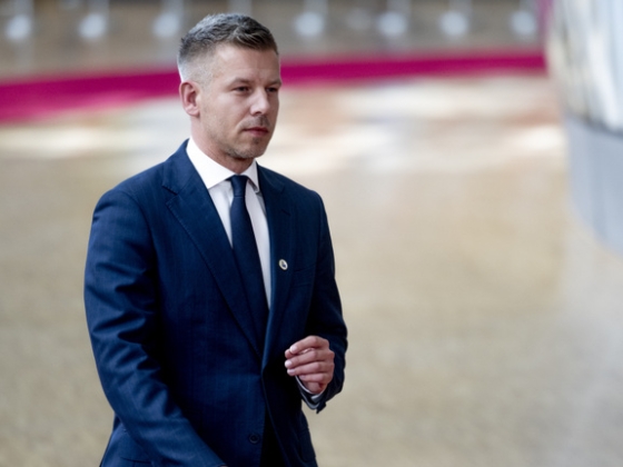 Die Zeit: Magyar Péter módszerei Orbán Viktort idézik